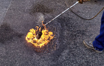 Penbontrhydyfothau flat roofing repairs